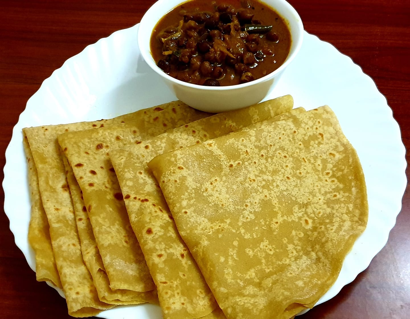 Rumali Roti with Wheat Flour and Kadala Curry